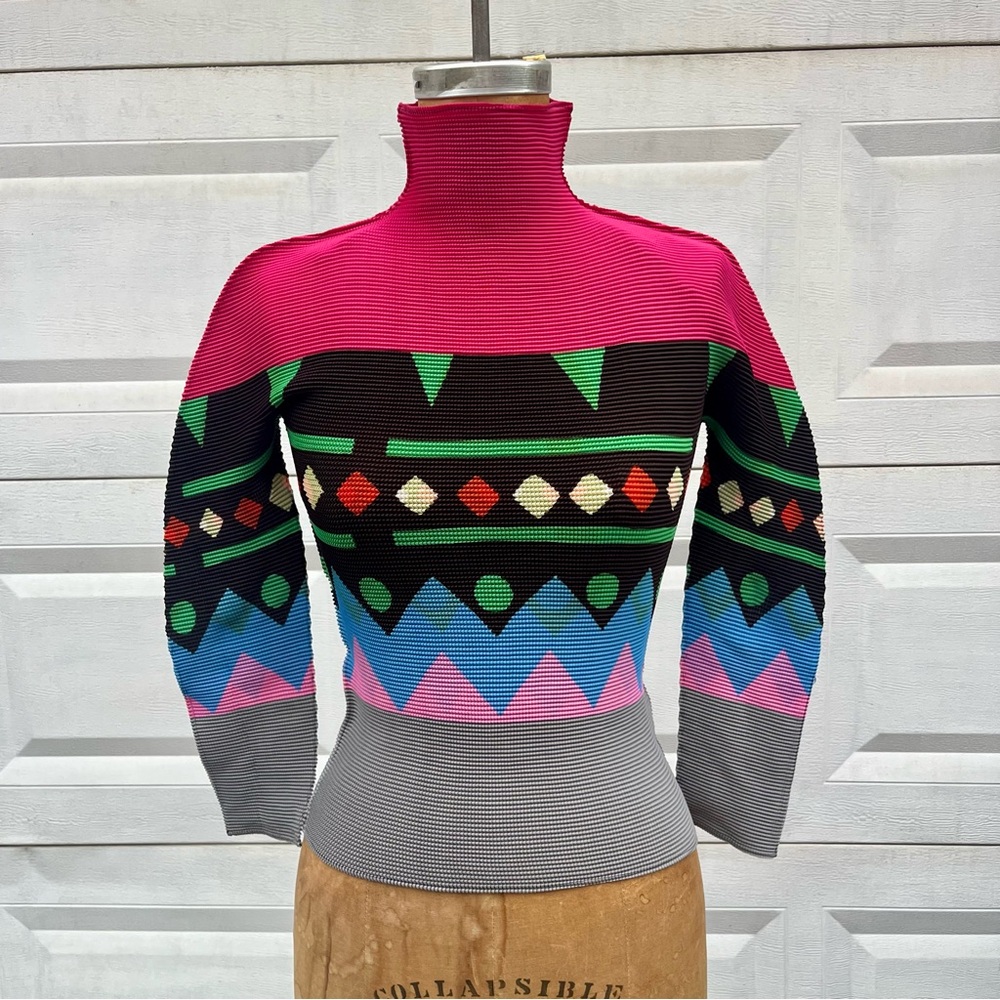 Issey Miyake Me (pleats please) geometric pattern top